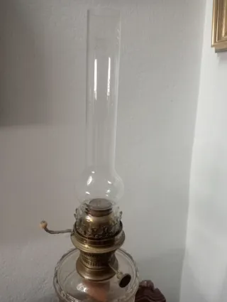 Quinqué antiguo de cristal y metal y mármol