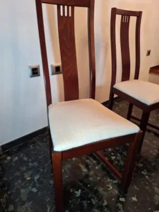 Mesa comedor y 6 sillas.