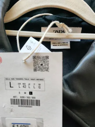 Trench Zara cuello piel negro