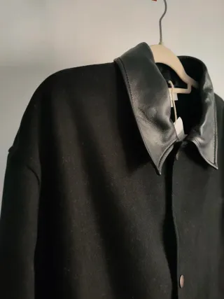 Trench Zara cuello piel negro