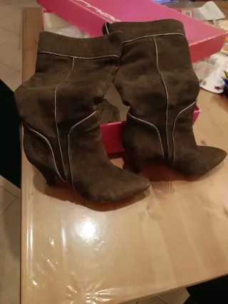 Stivali Fornarina scamosciati marroni Tg 37