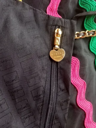 Borsa Moschino Nera con Bordi Colorati