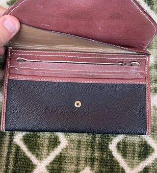 Portafoglio donna nero con profili marroni