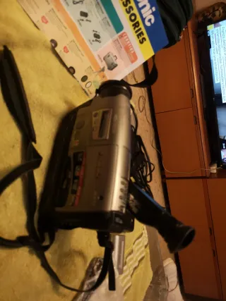 Videocámara Panasonic Plata y Negra