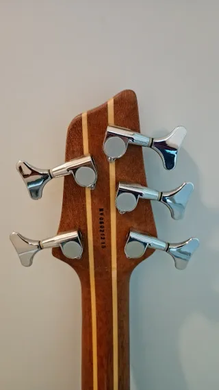 Bajo Eléctrico Washburn Taurus T25