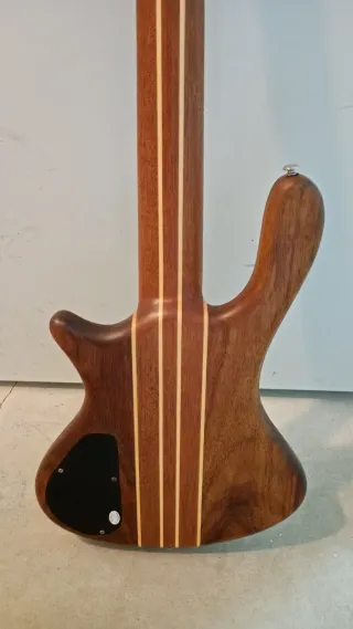 Bajo Eléctrico Washburn Taurus T25
