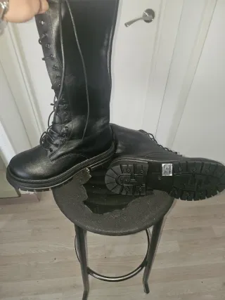 Botas militares altas negras