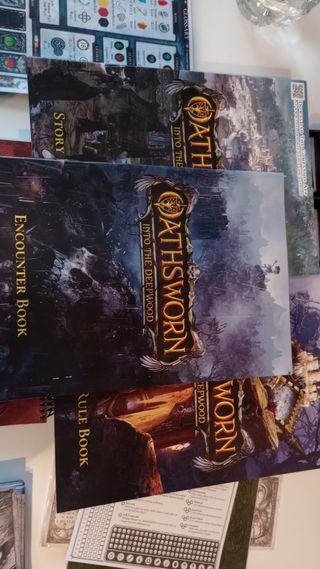 Oathsworn Into the Deepwood Cartas y Manuales