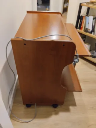 Mesa de ordenador de madera