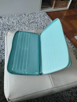 Cartera de mano azul turquesa