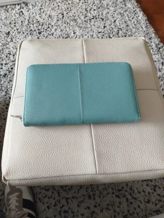 Cartera de mano azul turquesa