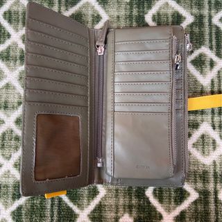 Portafoglio Carpisa donna verde oliva e giallo