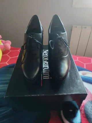 Botines NeroGiardini Tacón Negros