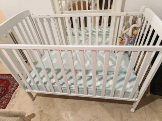 Cuna de bebé blanca 60x120 Con colchón antiasfixia