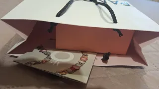 Caja especial Pandora rosa.