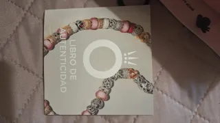 Caja especial Pandora rosa.