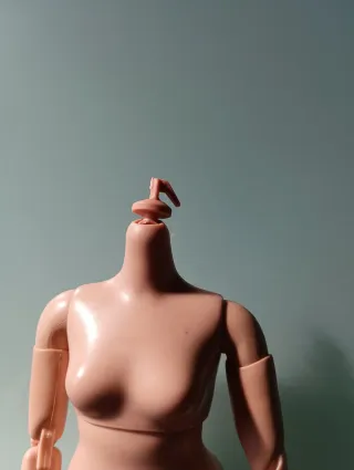 Barbie MTM Curvy Cuerpo Desnudo