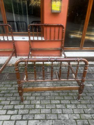 2 Camas Madera Torneada