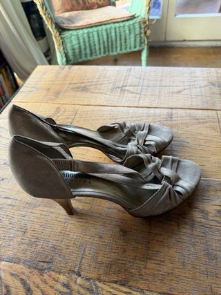 Tacones bronce Alain Manoukian Talla 41