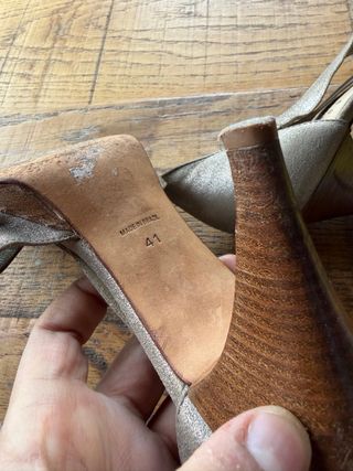 Tacones bronce Alain Manoukian Talla 41