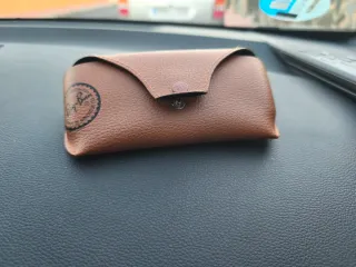 Gafas de sol Ray-Ban plateadas y negras