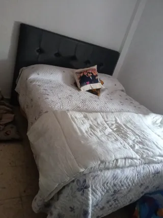 Cabecero, colchón y tapiflex negro