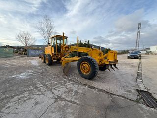 JOHN DEERE 772B ***MATRICULADA***