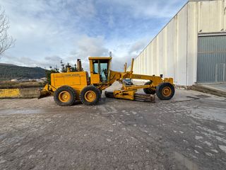 JOHN DEERE 772B ***MATRICULADA***