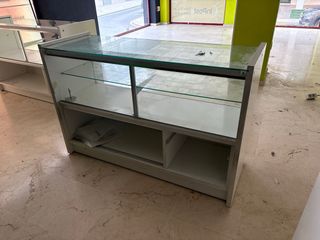Mostrador Vitrina Cristal y Madera