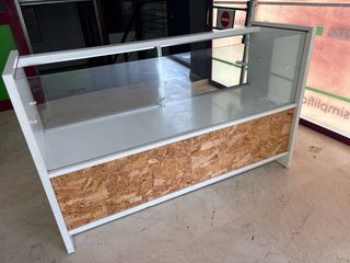 Mostrador Vitrina Cristal y Madera