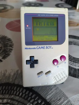 3 Nintendo: 2 Game Boy Clásica + 1 Pocket