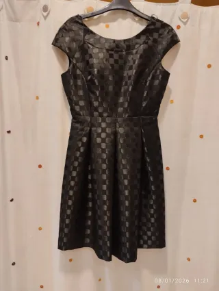 Vestido negro Taifun