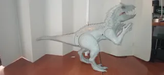 Juguete Dinosaurio Triceratops y varios