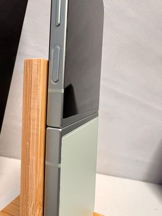 Samsung Galaxy Z Flip6