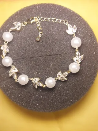 Pulsera perlas y circonitas dorada