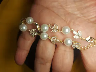 Pulsera perlas y circonitas dorada