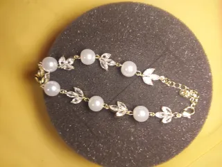 Pulsera perlas y circonitas dorada