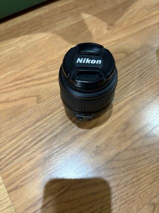 Cámara Nikon D40 + Lente 18-55mm + otro objetivo