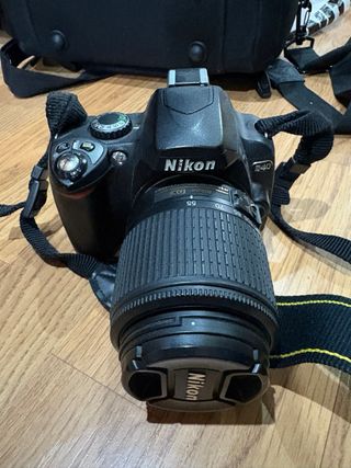 Cámara Nikon D40 + Lente 18-55mm + otro objetivo