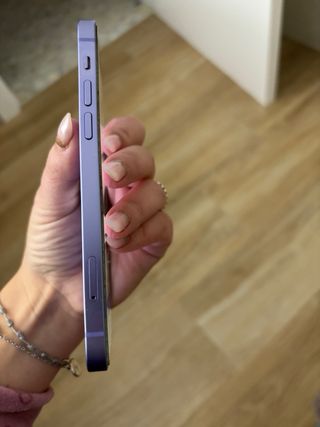 iPhone 12 Morado