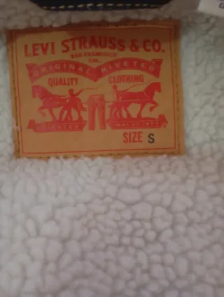 Cazadora Levi's con borrego