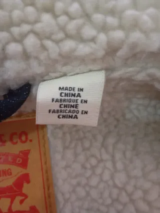 Cazadora Levi's con borrego