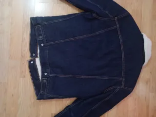 Cazadora Levi's con borrego