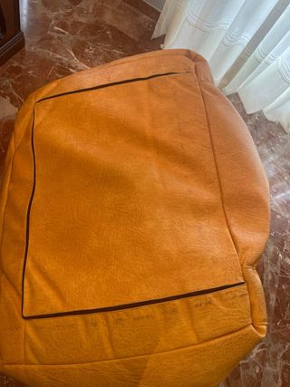 Pouf in pelle color senape