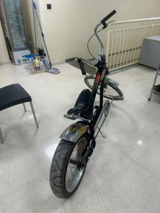 Bicicleta estilo chopper vintage