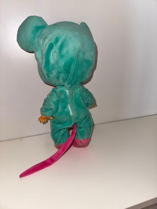 Muñeco Bebé Llorón Cry Babies con traje de ratón