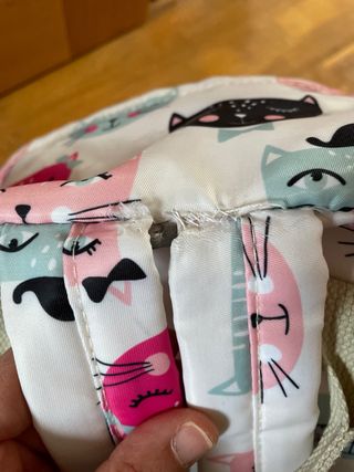 Mochila con estampado de gatos