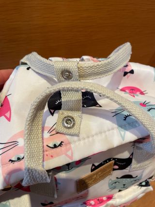 Mochila con estampado de gatos