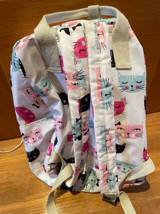 Mochila con estampado de gatos