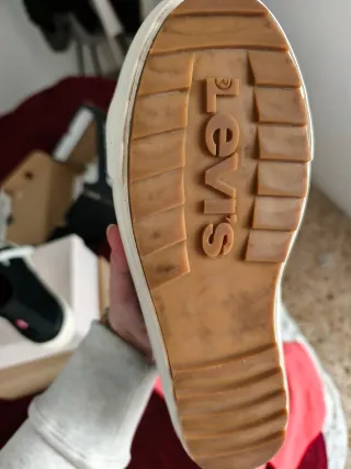 Zapatillas Levi's Negras y Blancas